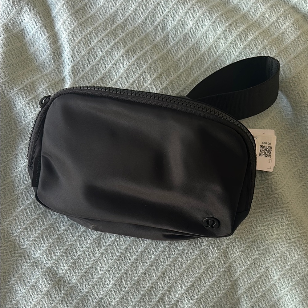 lululemon athletica Everywhere Belt Bag